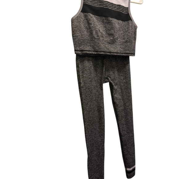 Gray and Black Athletic Set Soul Cycle Athletic Wear new - Picture 9 of 12